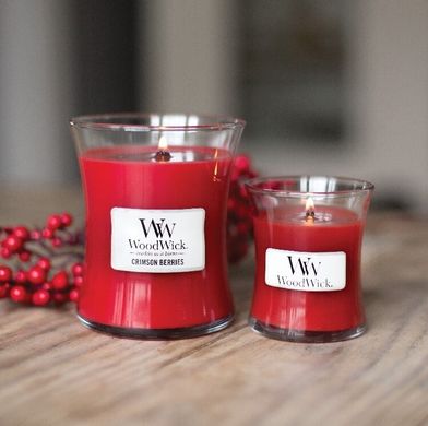 Ароматическая свеча с нотами рождественских ягод Woodwick Mini Crimson Berries 85 г