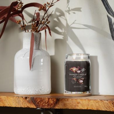 Ароматическая свеча Black Coconut Large Yankee Candle