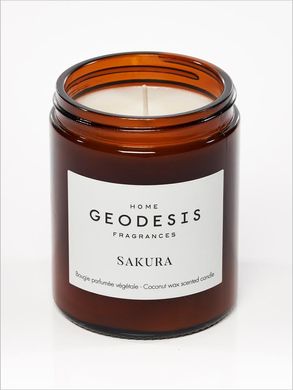 Ароматическая свеча с ароматом японской вишни Geodesis Sakura 150 г