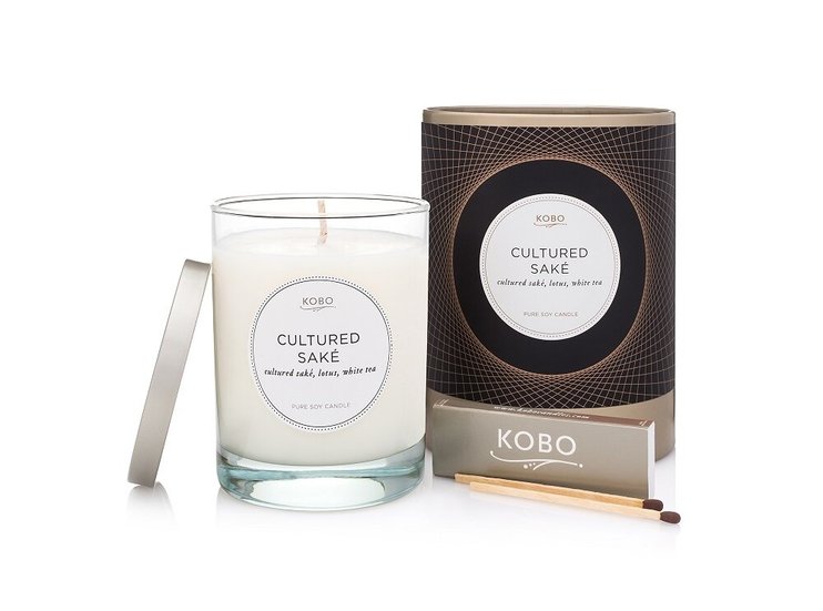 Ароматична свічка з ароматом лотоса і білого чаю Kobo Cultured Saké 312 г