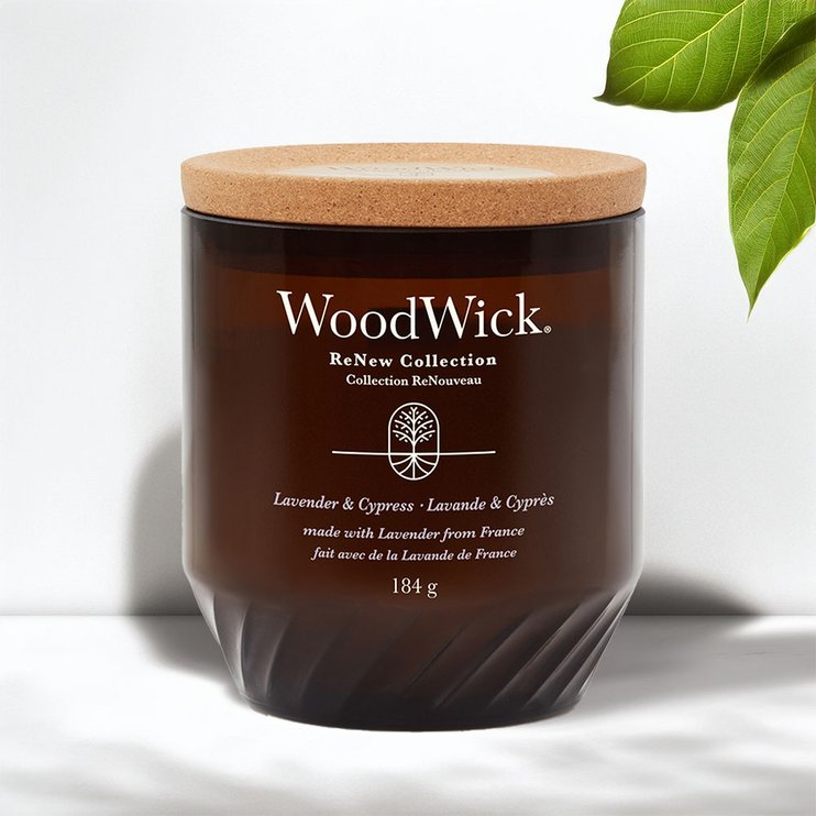 Свеча с ароматом лаванды и кипариса Lavender & Cypress RENEW Woodwick