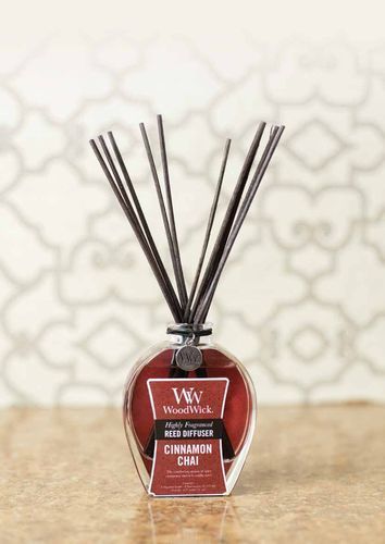 Аромадиффузор для дома с ванилью и корицей + палочки Woodwick Cinnamon Chai 89 мл