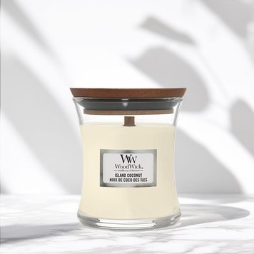 Ароматическая свеча с ароматом кокоса и ананаса Woodwick Mini Island Coconut 85 г