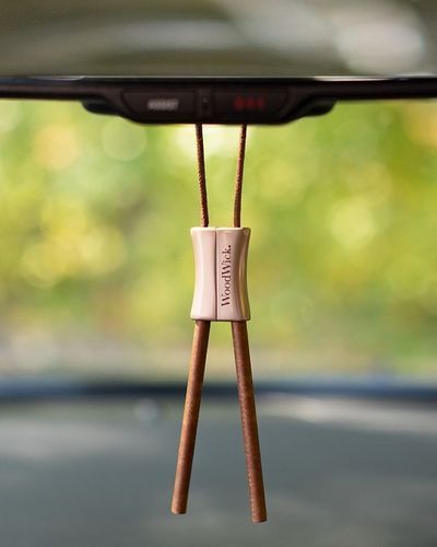 Ароматизатор в машину з жасмином та кедром Woodwick Linen 20г