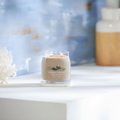 Ароматическая свеча Amber & Sandalwood Medium Yankee Candle