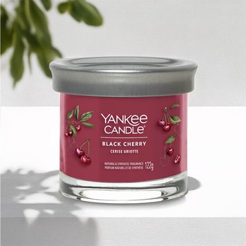 Ароматична свічка Black Cherry Small Yankee Candle